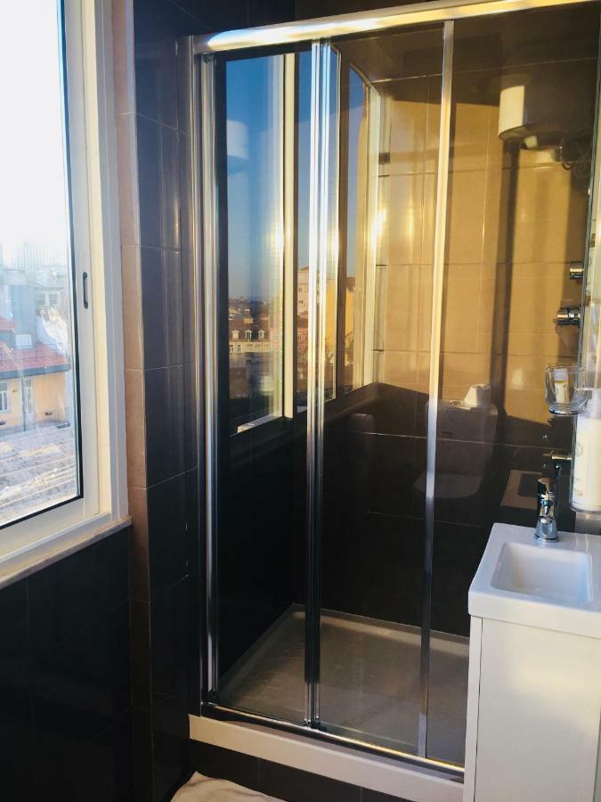 Rua Luciano Cordeiro Bhuiyan Family Host Lägenhet Lisboa Exteriör bild